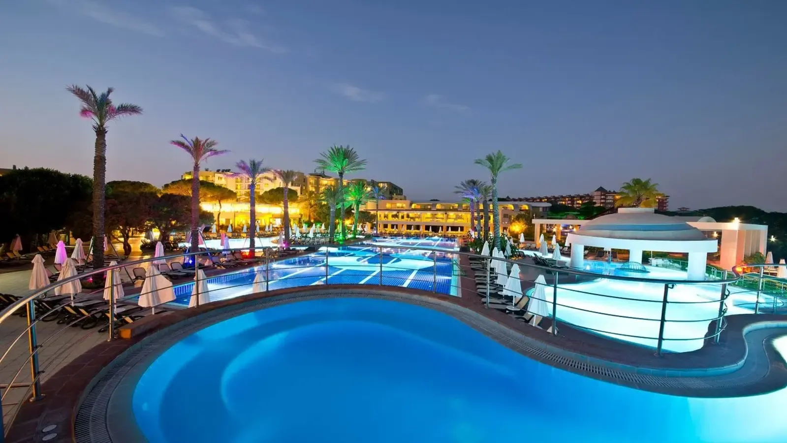 Limak-Atlantis-Deluxe-Hotel-transfer.webp