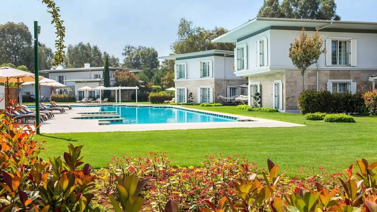 azure-villas-by-cornelia-transfer.webp