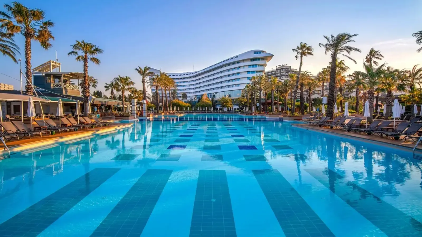 concorde-de-luxe-resort-transfer.webp
