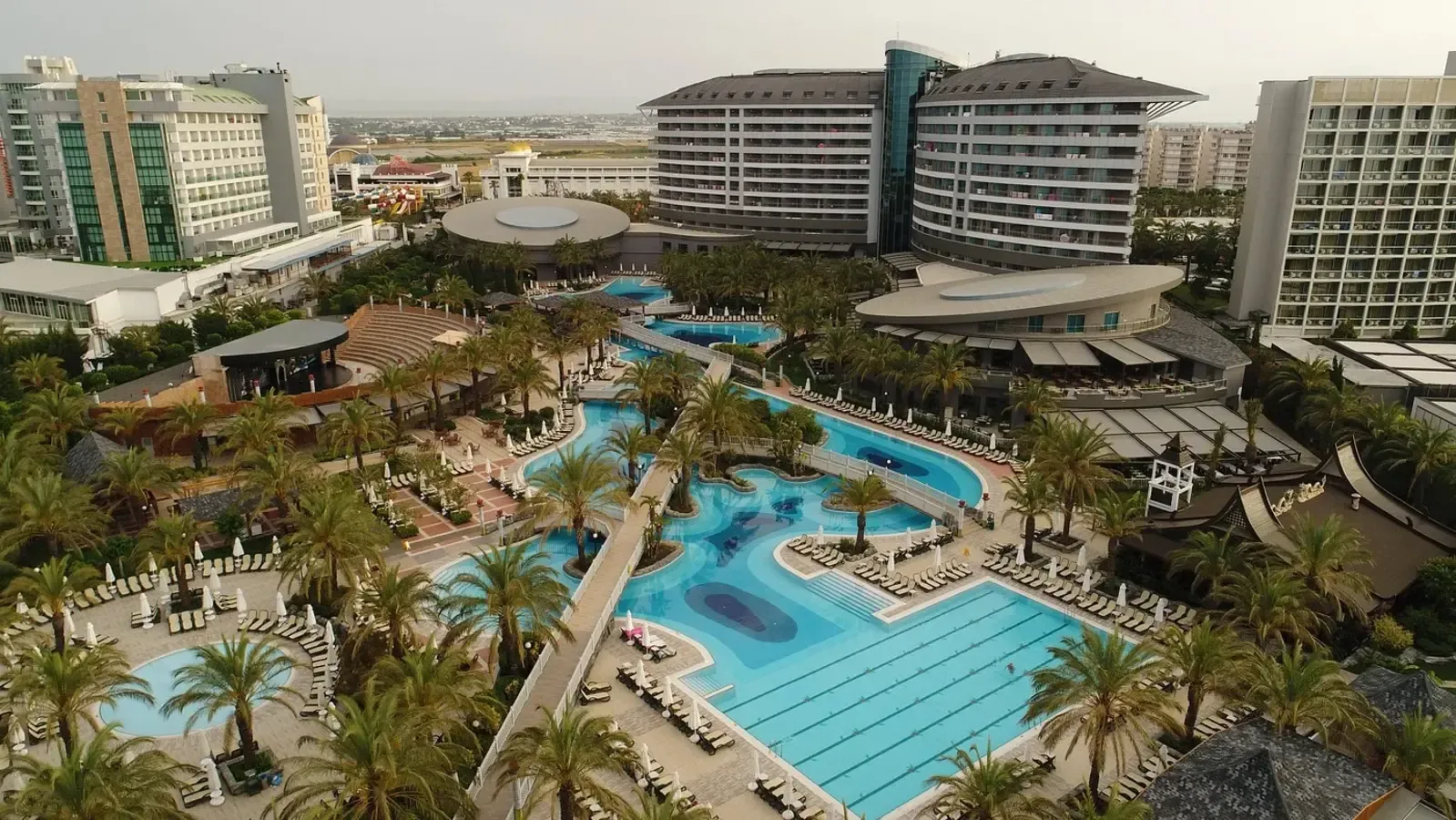 royal-wings-hotel-transfer.webp